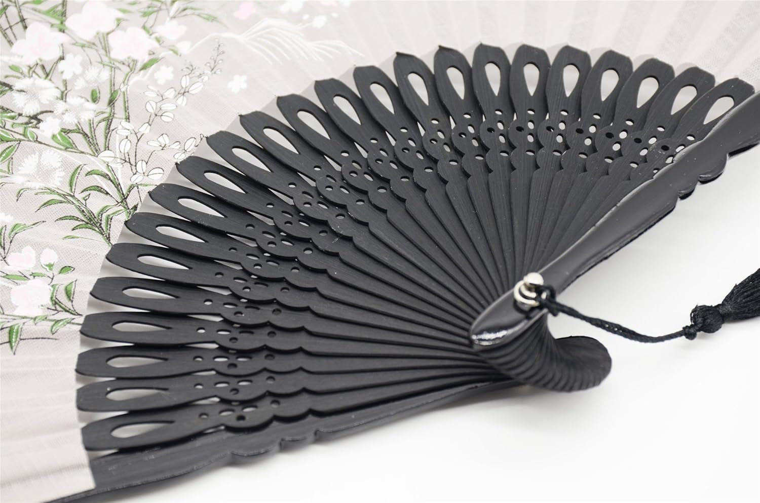 ® "Grassflowers 8.27"(21Cm) Hand Held Folding Fans - with a Fabric Sleeve for Protection for Gifts - Chinese/Japanese Vintage Retro Style (Gray)