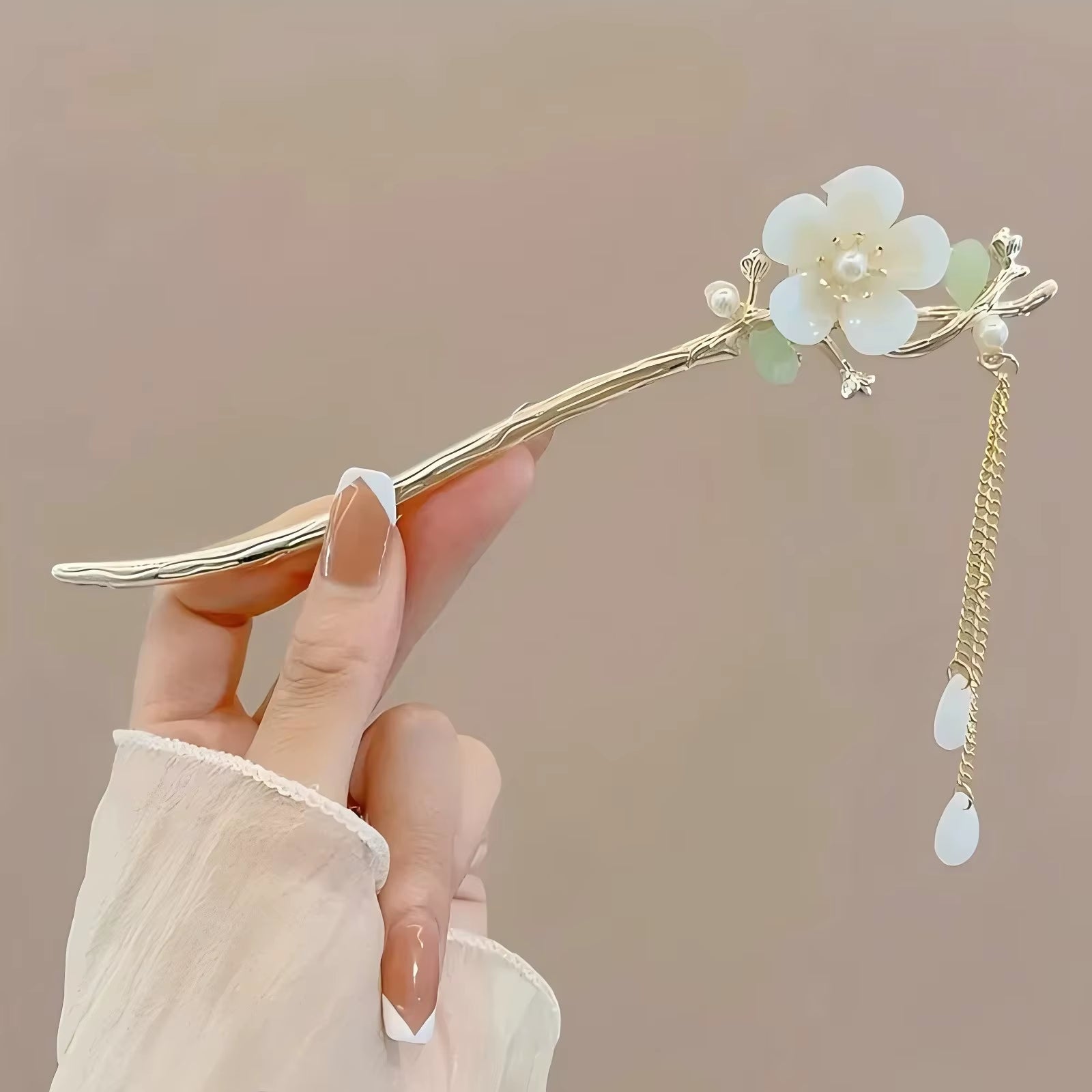 Elegant Chinese Style Hair Clip Tassel Hair Stick Traditional Floral Design Hairstyle Accessory Women Jewelry Hairpin Hairneedle