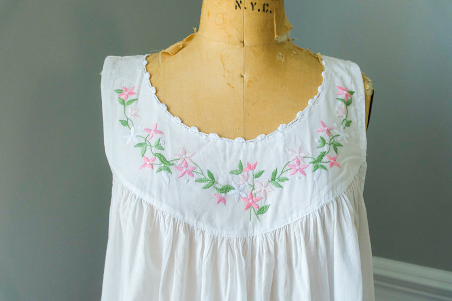 The Sarah Garland Nightgown - Pink